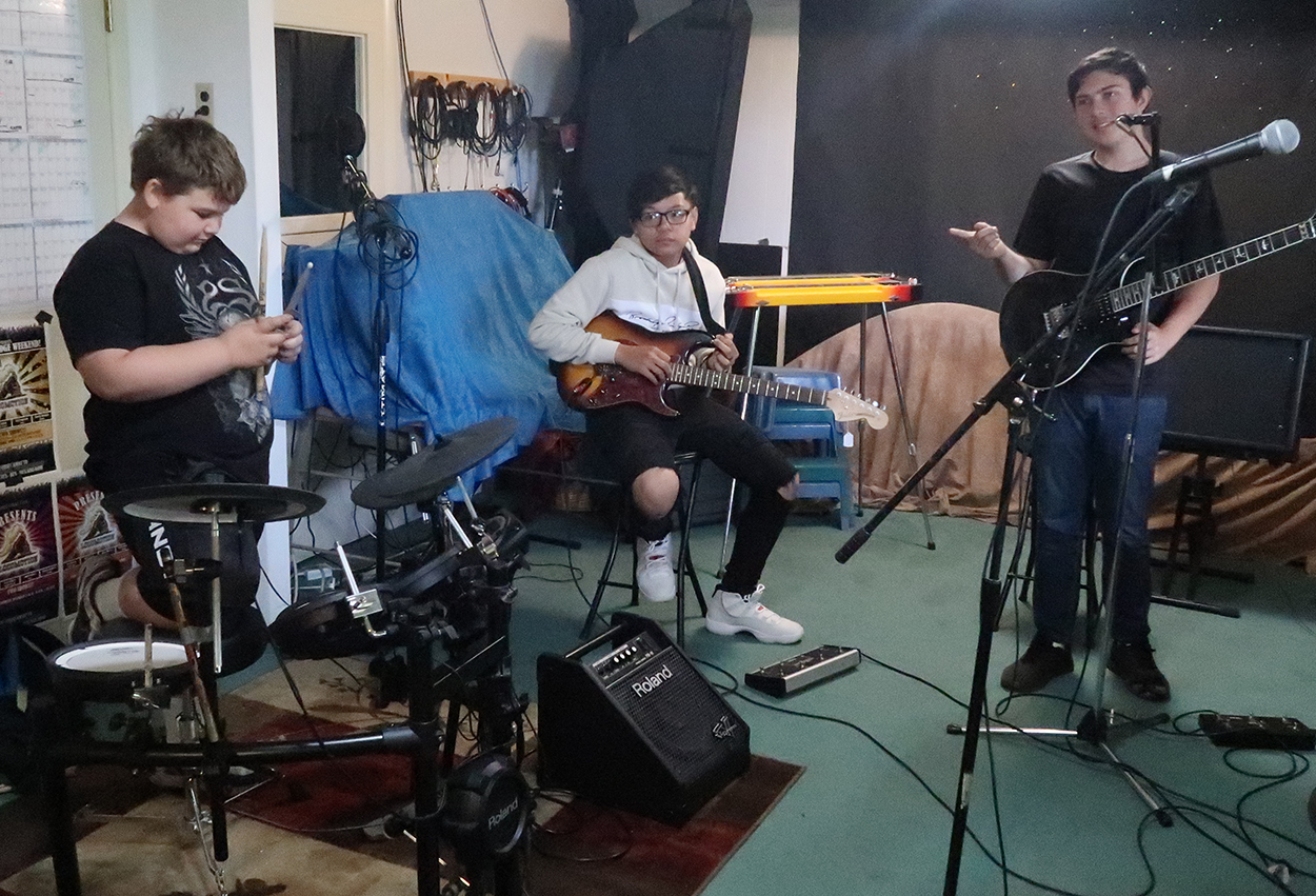 Ken's Guitar School of Rock Anchorage Camp Rock Guitar lessons